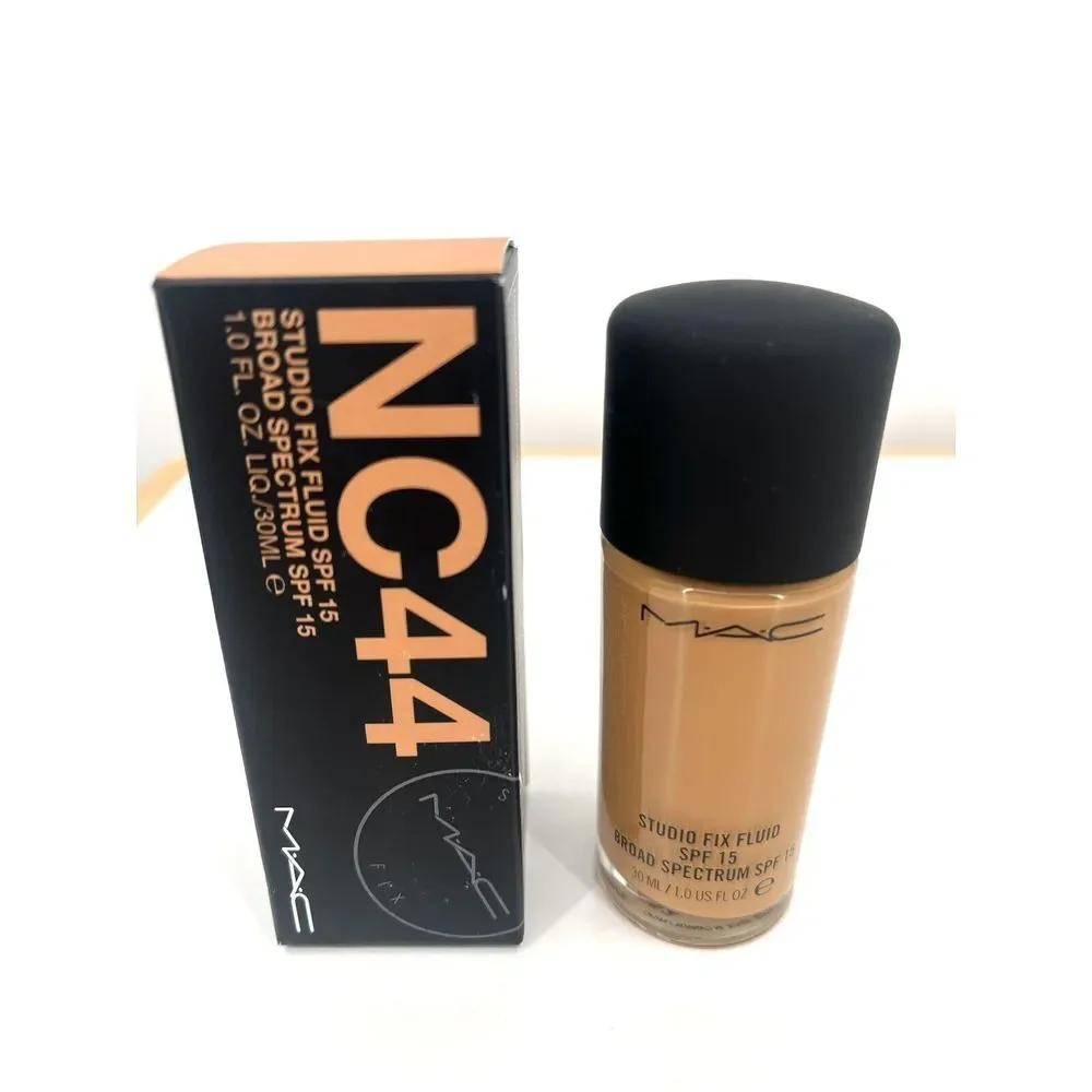 MAC Cosmetics Studio Fix Fluid SPF 15 Foundation NC44